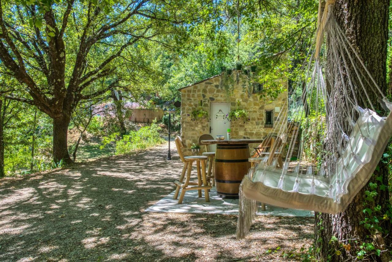 Domaine de l'Insolite Meounes-les-Montrieux Extérieur photo